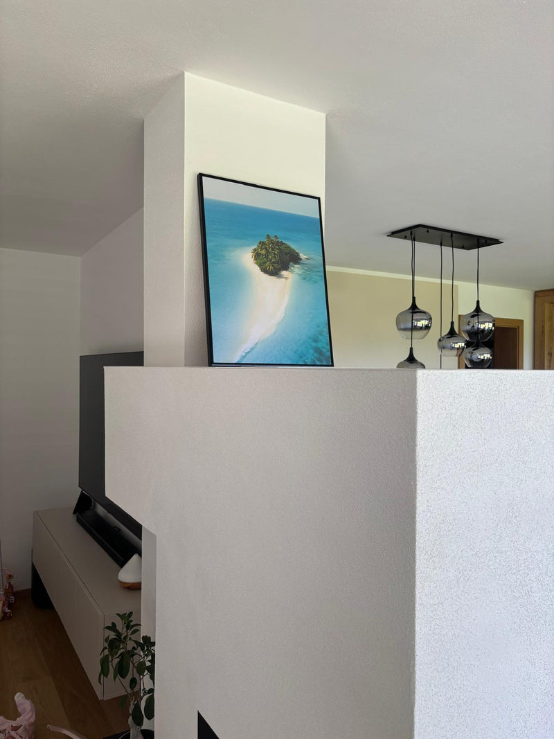Minimalist wall styling with DEFA