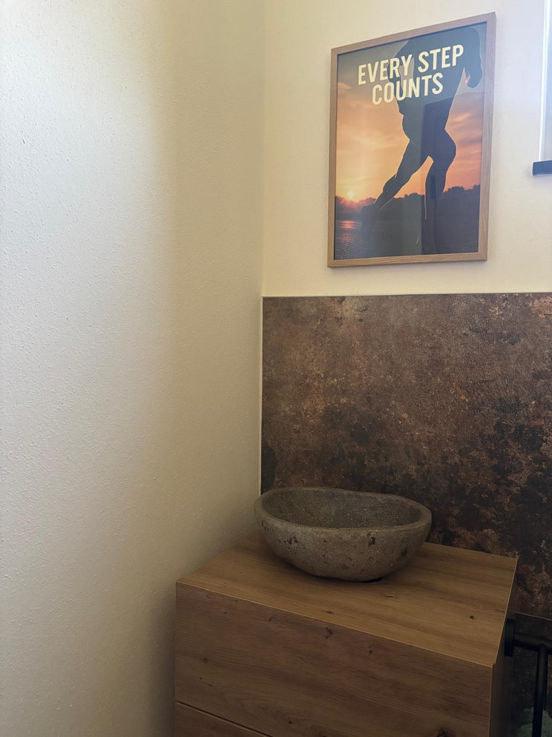 Soft lighting meets bold wall art