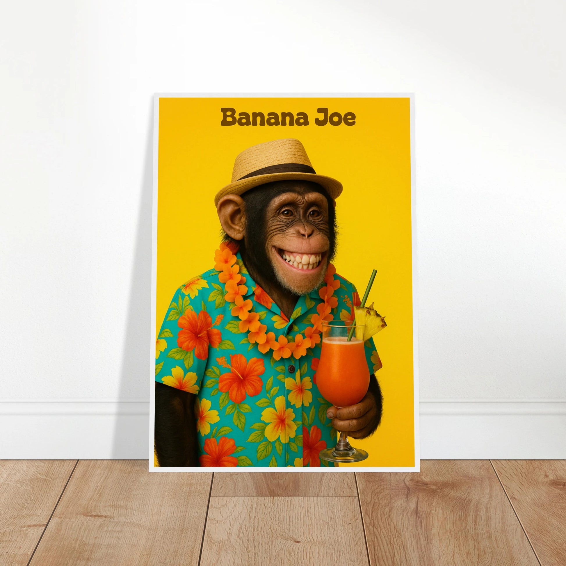Banana Joe Poster ohne Rahmen, angelehnt an die Wand – tropische Affenkunst mit Cocktail im modernen Stil.
