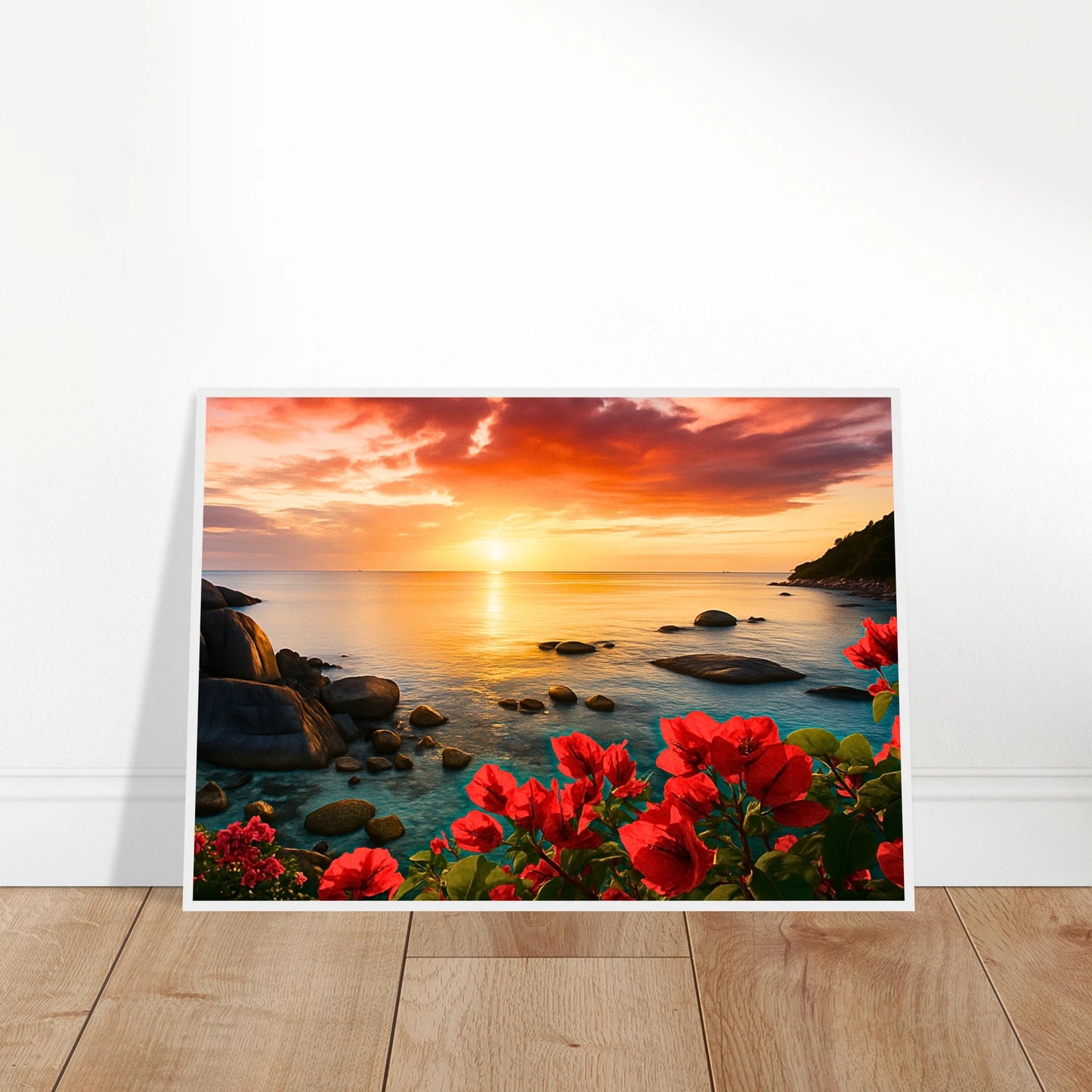 Coastal Glow Poster ohne Rahmen – Sonnenuntergang am Meer mit roten Blüten, angelehnt an die Wand