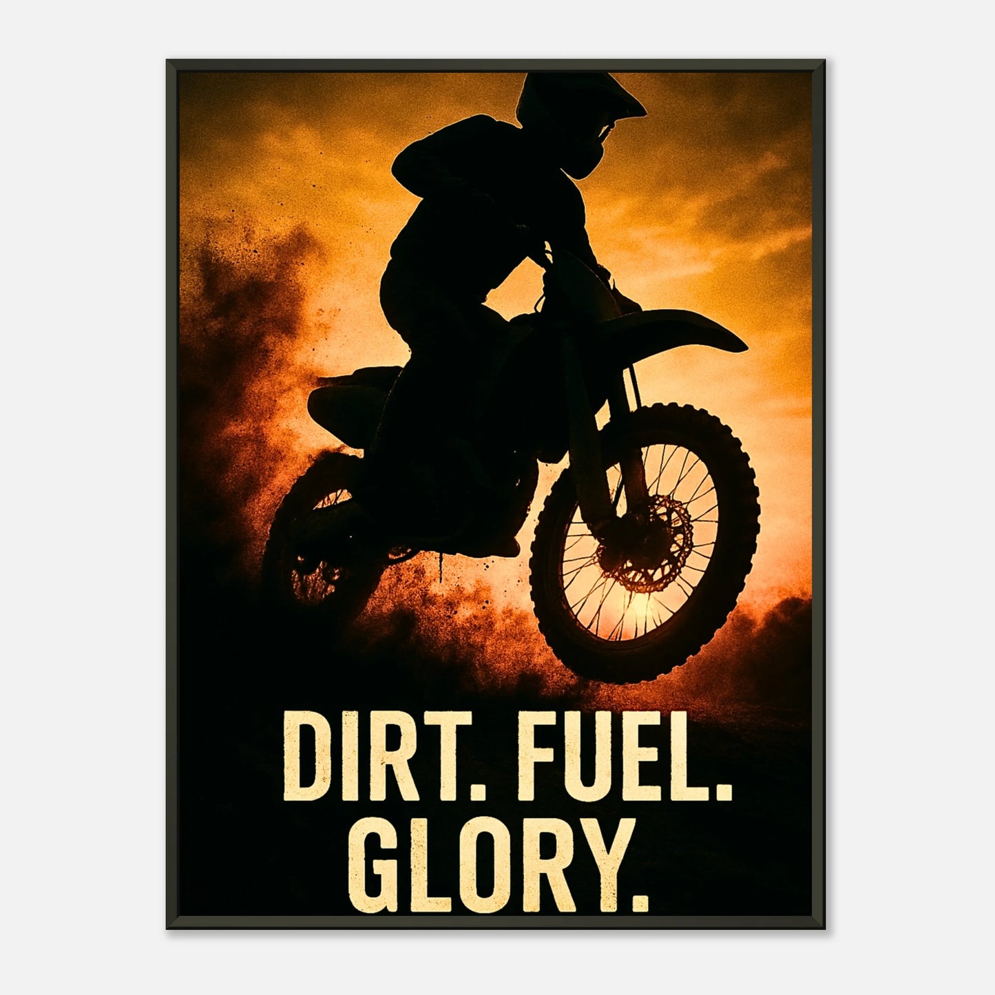 Dirt. Fuel. Glory. – Motocross Poster im schwarzen Metallrahmen | Dynamisches Wandbild mit Motorradfahrer in Aktion vor Feuerhintergrund | DEFA Designs