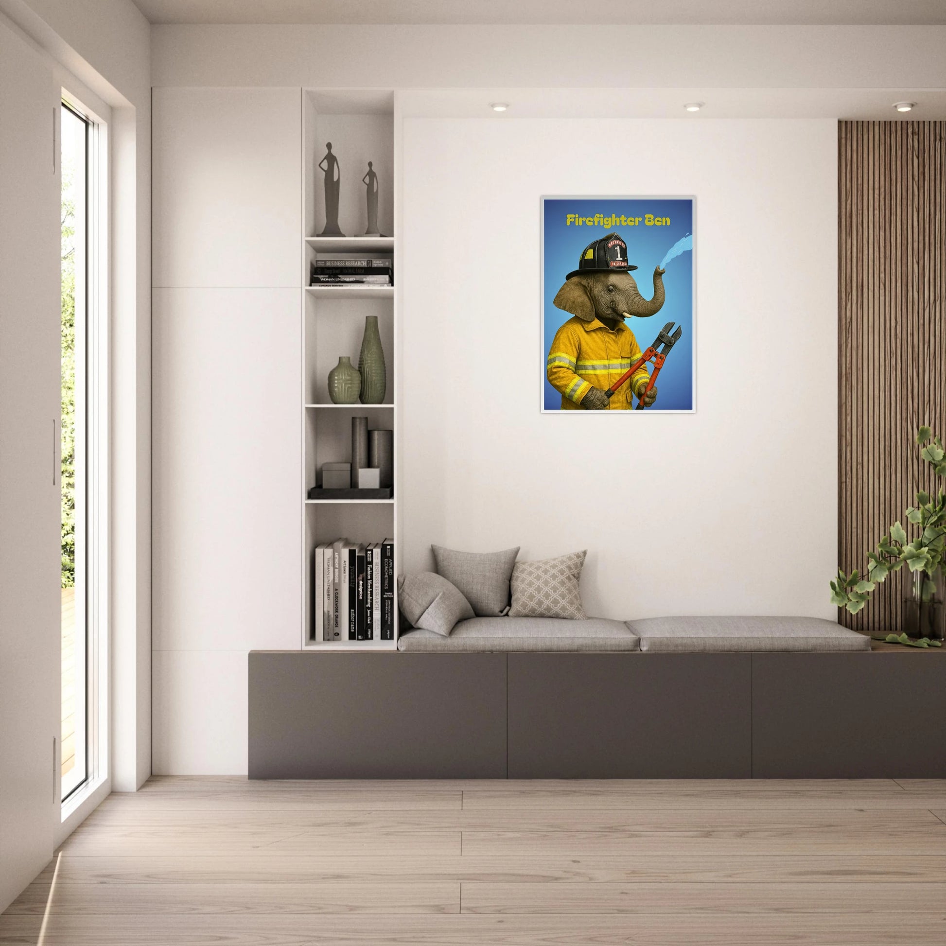 Firefighter Ben Poster im hellen Wohnzimmer – fröhliche Kinderzimmer-Wandkunst mit Elefant im Feuerwehr-Outfit.