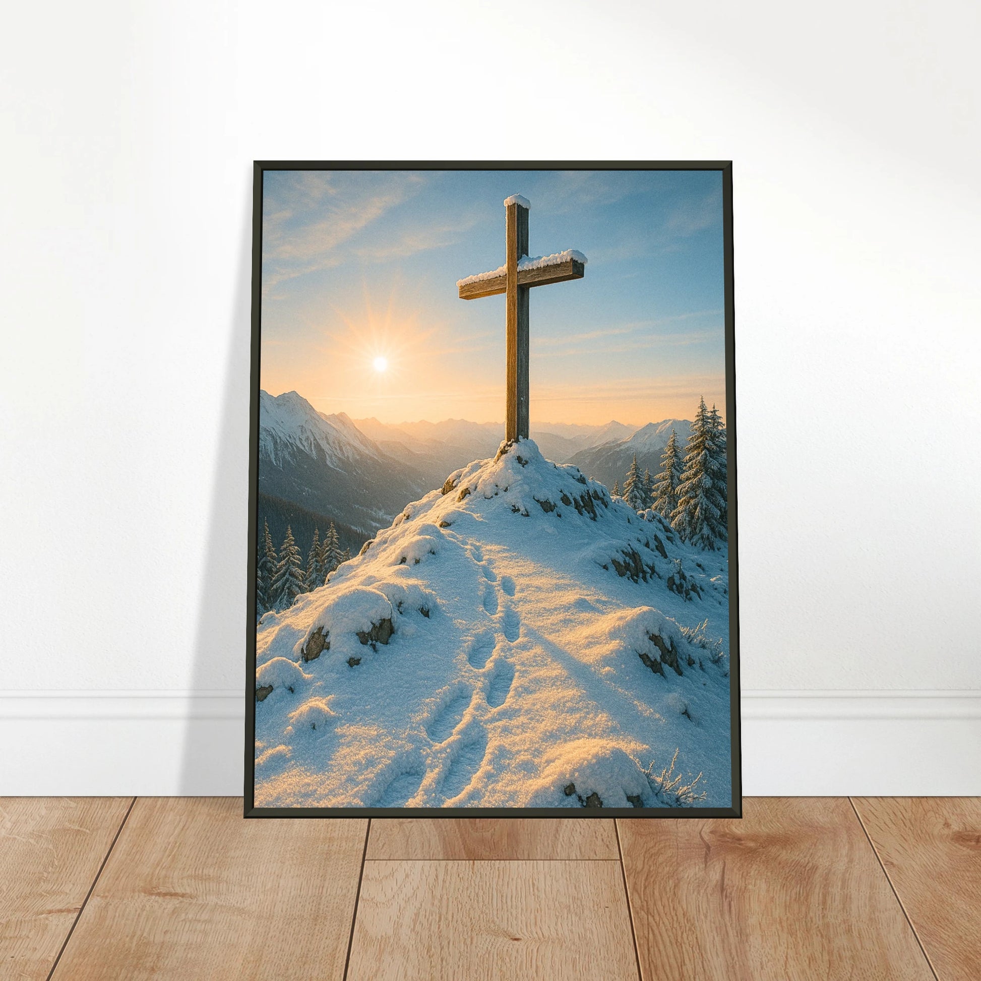 Light Over the Peaks Poster an die Wand gelehnt – harmonische Alpenstimmung mit Kreuzmotiv, modernes spirituelles Wandbild im Metallrahmen.