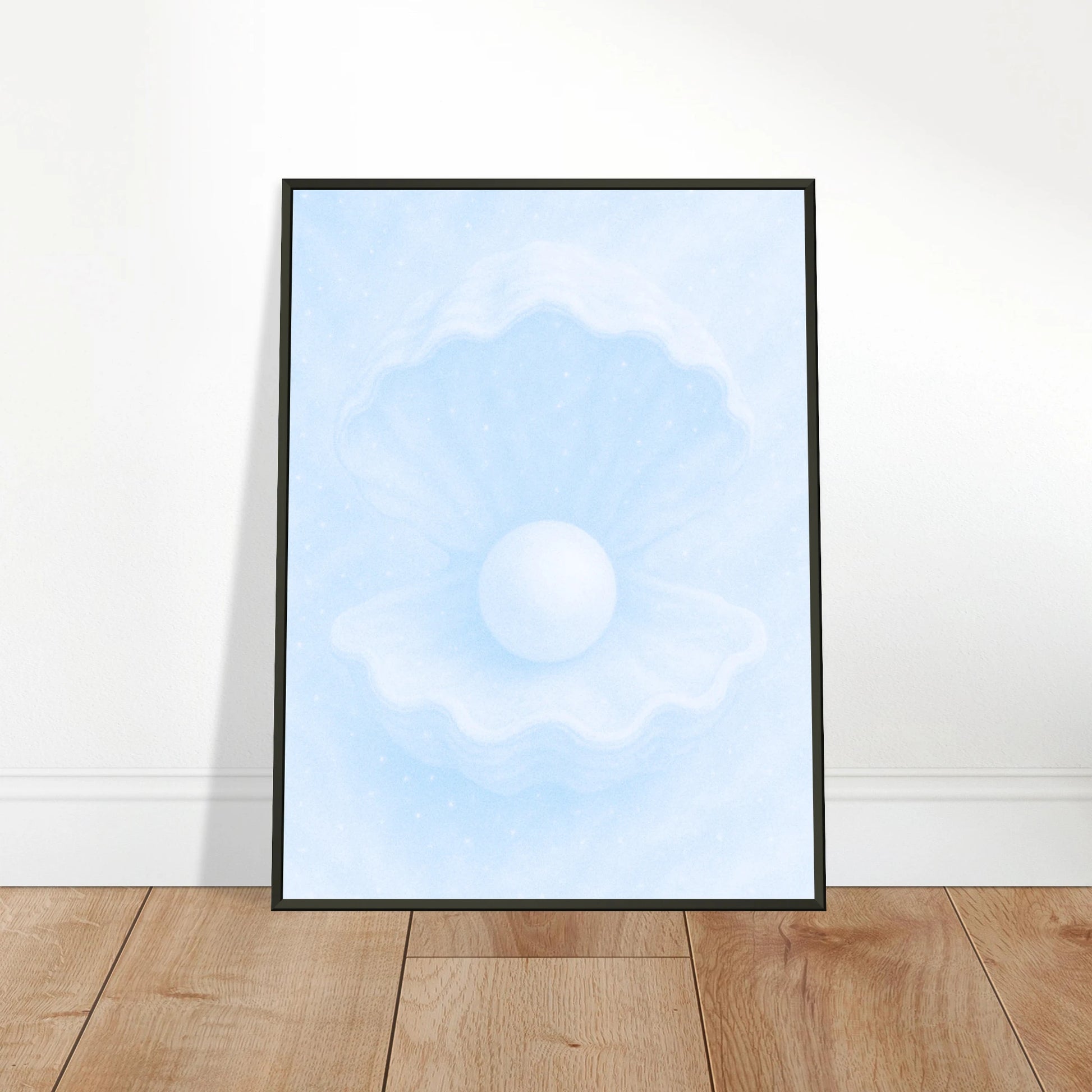 Ocean’s Secret Poster an die Wand gelehnt – Perlen-Wandbild mit schwarzem Metallrahmen, zarte Meeresästhetik | DEFA Designs