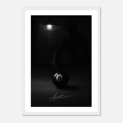 The Final Shot Poster im weißen Rahmen – elegantes Schwarz-Weiß-Motiv mit 8-Ball-Billardkugel unter Spotlicht, minimalistisches Wandbild für moderne Räume – von Defa Designs.