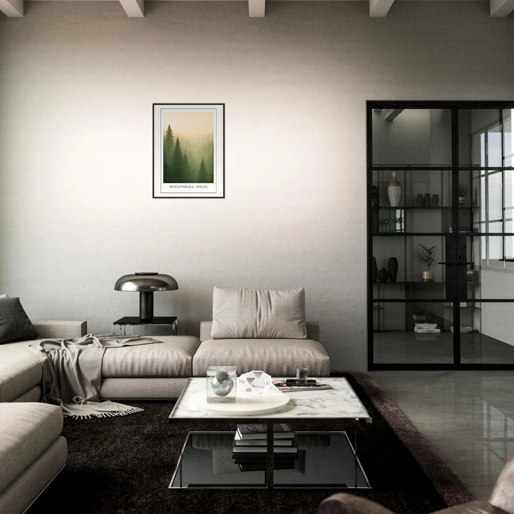 Whispering Pines Poster im dunklen Wohnzimmer – Wald im Nebel mit sanftem Licht, elegantes Natur Wandbild mit schwarzem Metallrahmen.