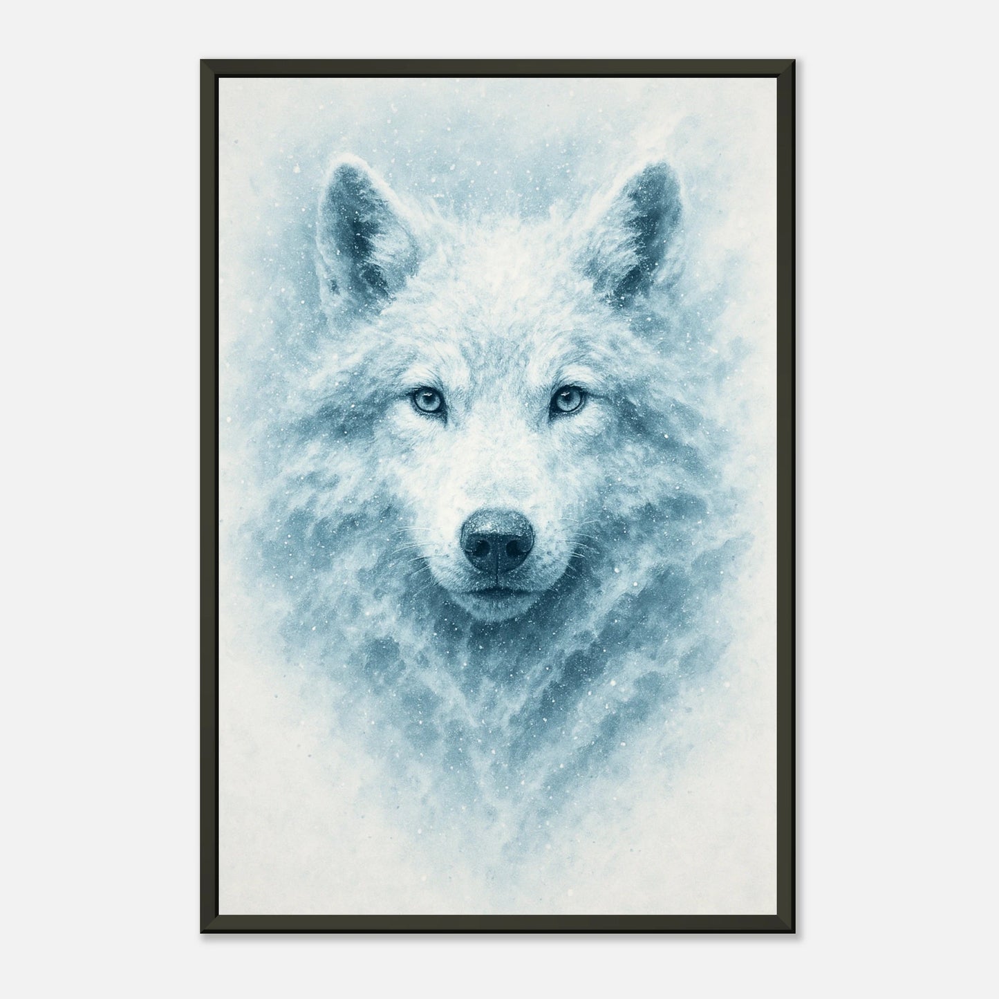 Seitenansicht des White Alpha Posters – arktischer Wolf im kühlen Licht, modern gerahmt im schwarzen Metallrahmen.